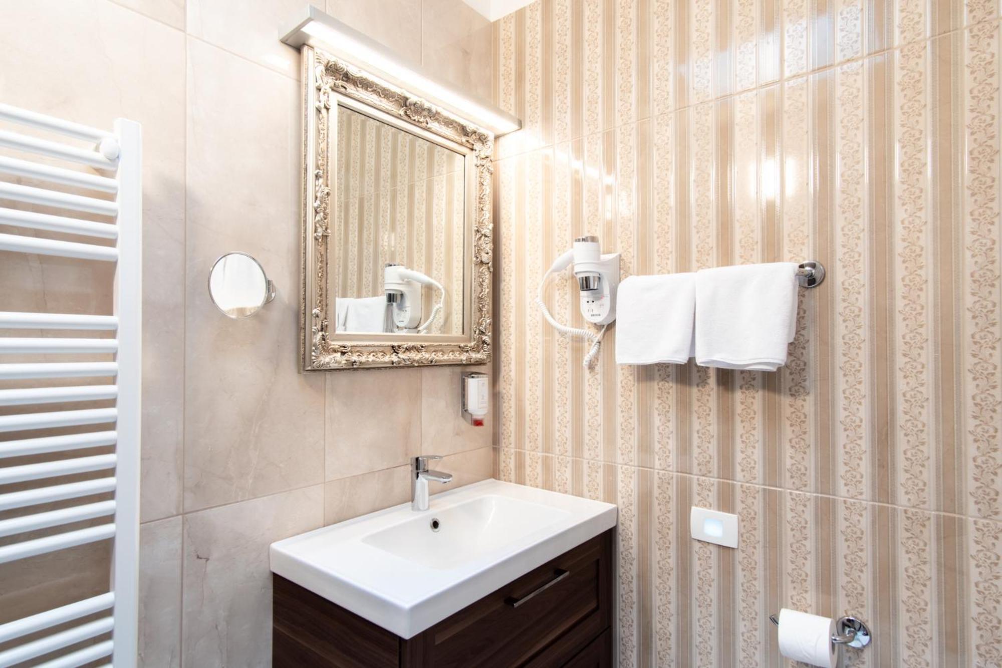 Boutique Hotel Grahor Сежана Стая снимка